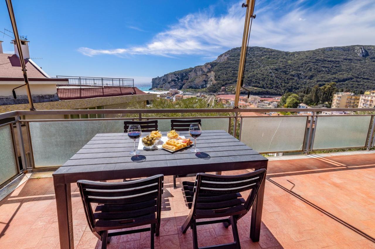 Casa Matilde - Appartamento Vista Mare - Con Posto Auto Фінале-Лігуре Екстер'єр фото